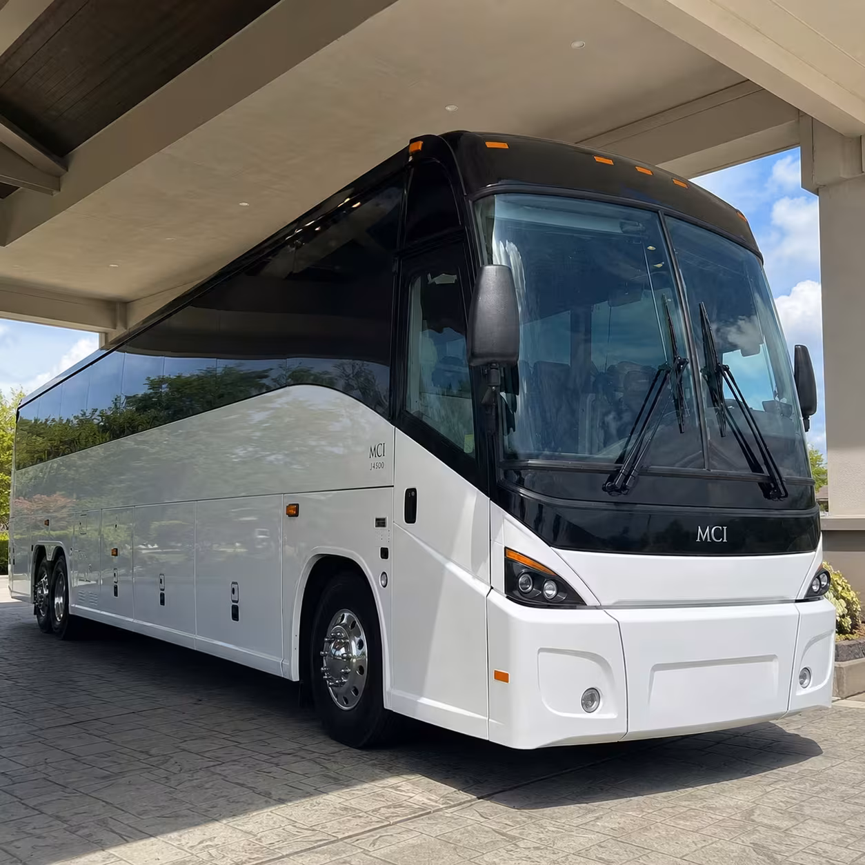 capitol district staff shuttles and minibus rentals in topeka