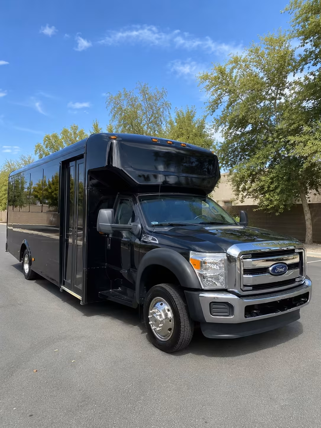 party buses and minibuses for topeka fan groups and tailgates